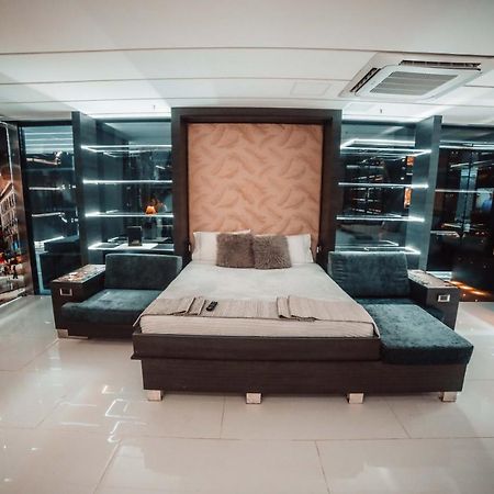 1Million Luxury Suites Medellín Kültér fotó