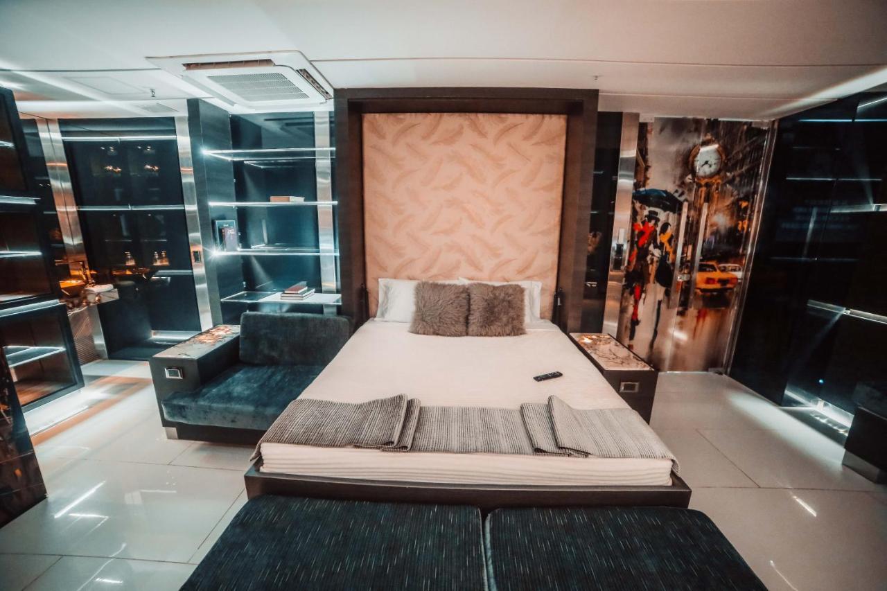 1Million Luxury Suites Medellín Kültér fotó
