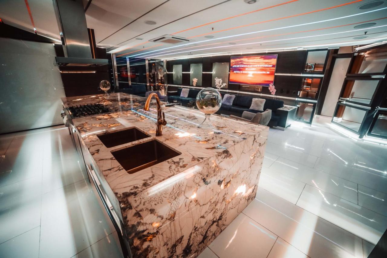1Million Luxury Suites Medellín Kültér fotó