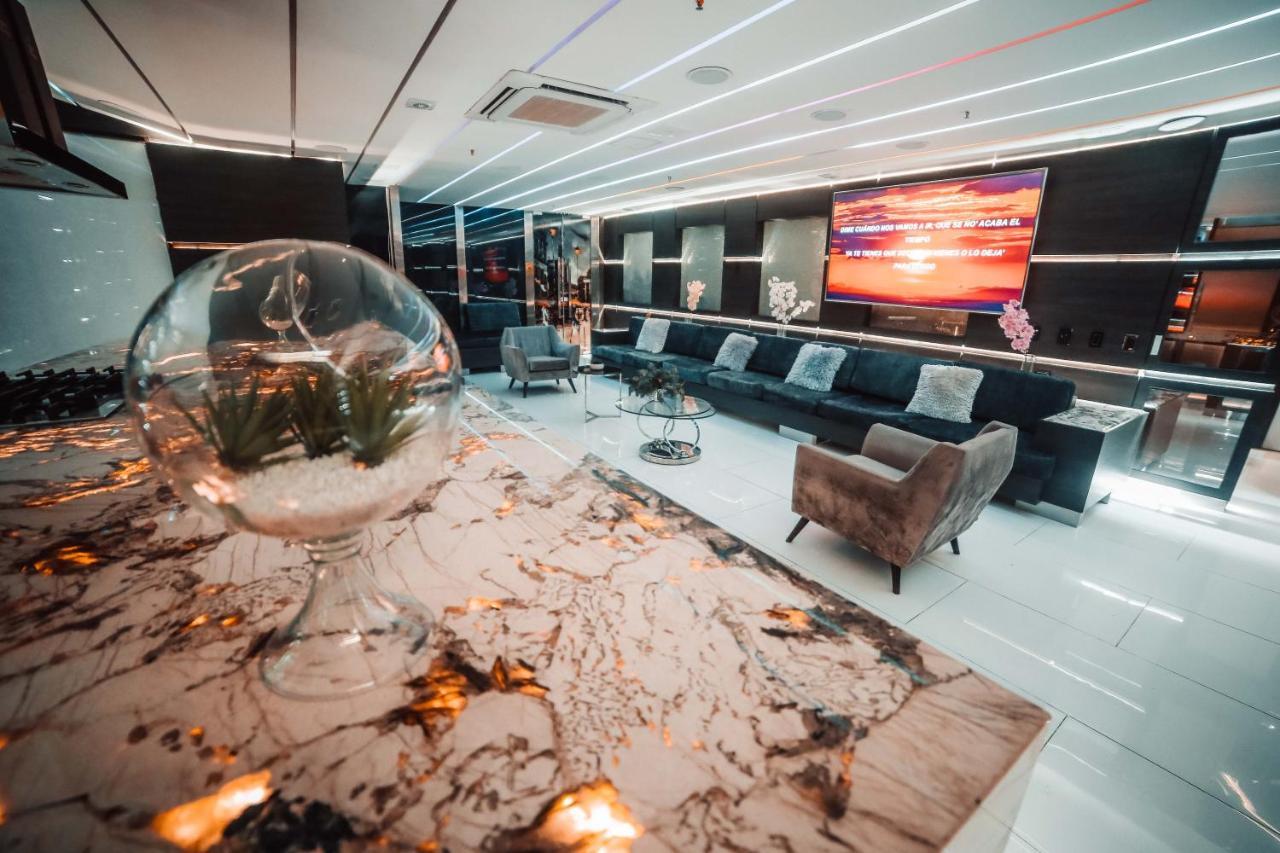 1Million Luxury Suites Medellín Kültér fotó