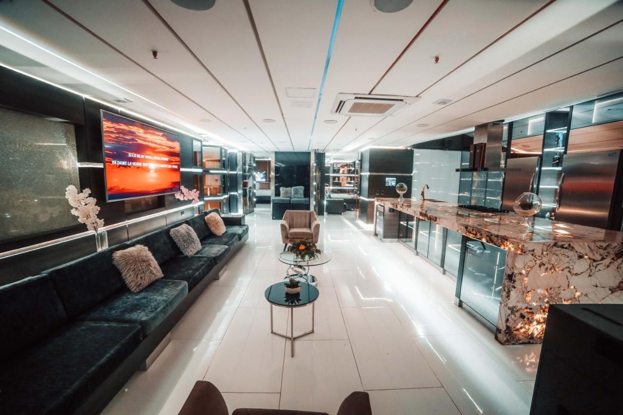 1Million Luxury Suites Medellín Kültér fotó