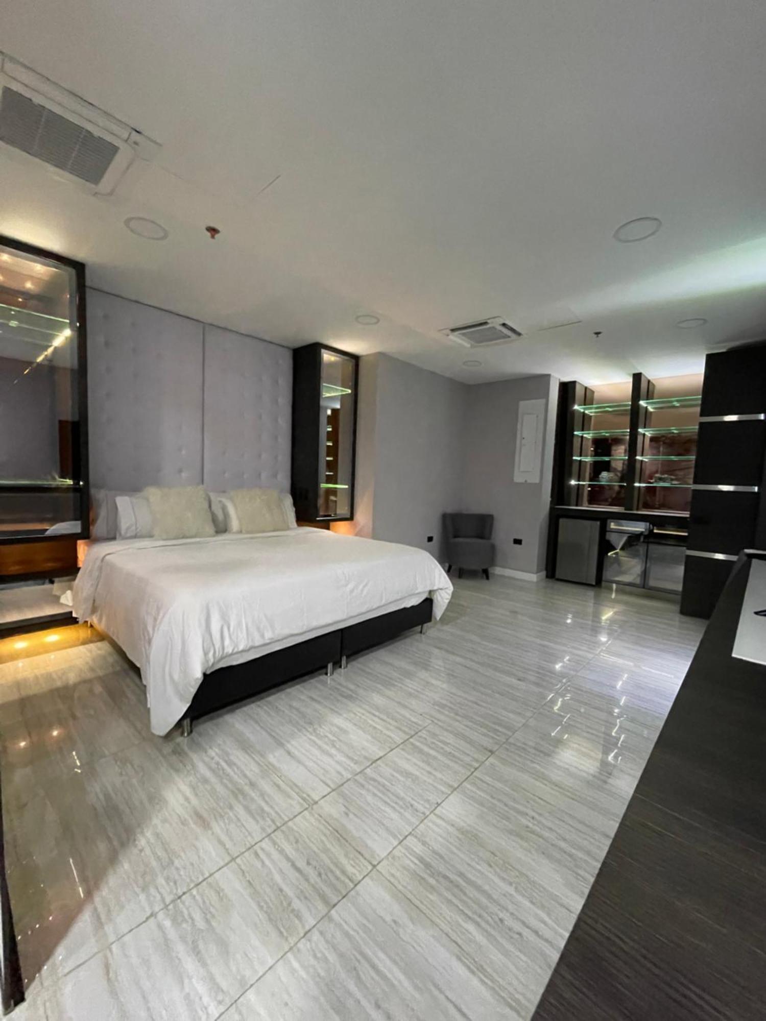 1Million Luxury Suites Medellín Kültér fotó